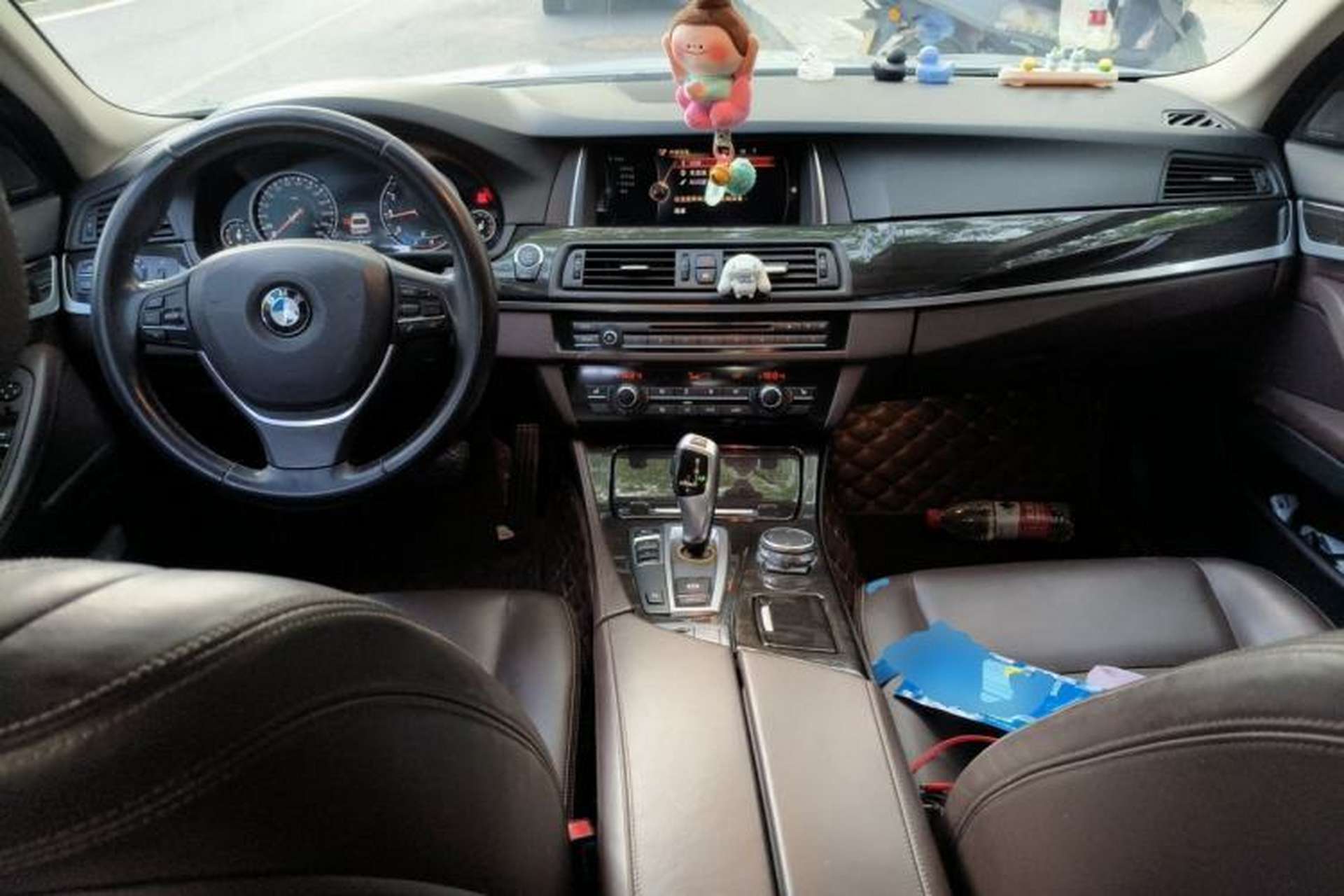 Used BMW 5 Series 2017 525Li Luxury Design Package Center Console