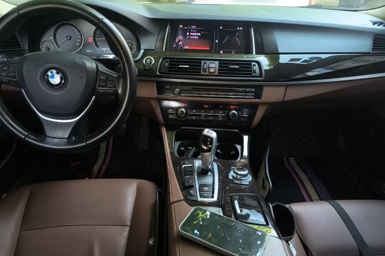 Used BMW 5 Series 2017 525Li Leading Model Center Console