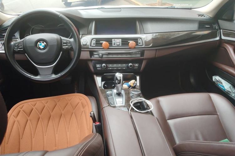 Used BMW 5 Series 2017 525Li Luxury Design Package Center Console