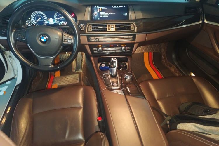 Used BMW 5 Series 2017 525Li Luxury Design Package Center Console