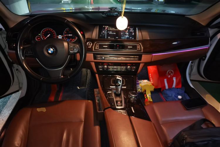 Used BMW 5 Series 2017 528Li Leading Model Center Console