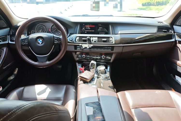 Used BMW 5 Series 2017 525Li Luxury Design Package Center Console