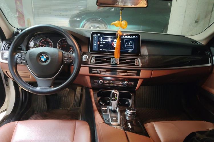Used BMW 5 Series 2017 525Li Leading Model Center Console
