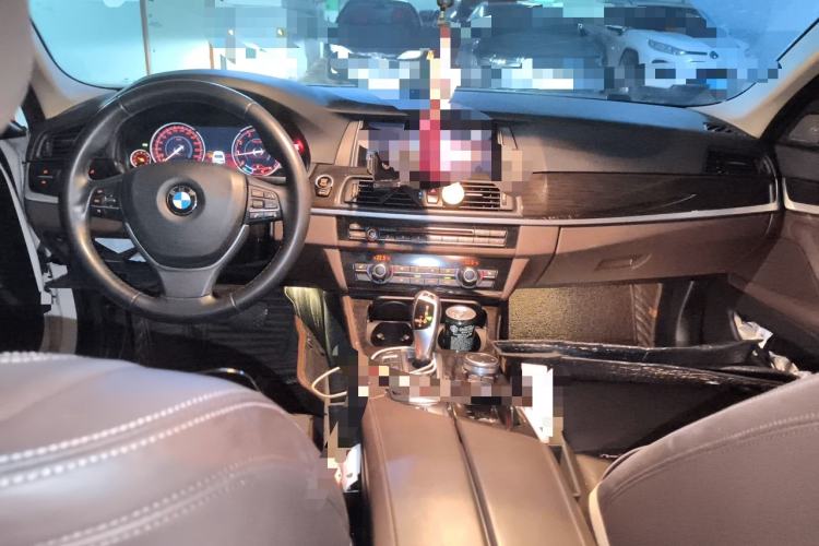 Used BMW 5 Series 2017 525Li Luxury Design Package Center Console