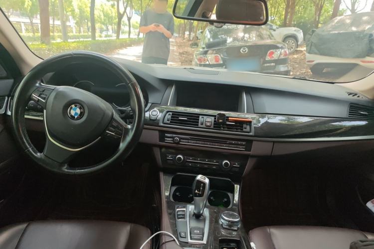 Used BMW 5 Series 2017 525Li Luxury Design Package Center Console