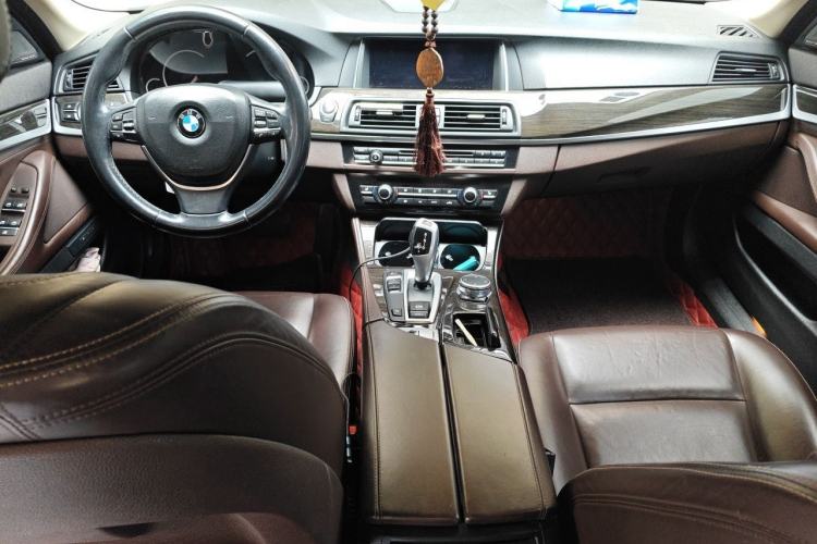 Used BMW 5 Series 2017 525Li Luxury Design Package Center Console