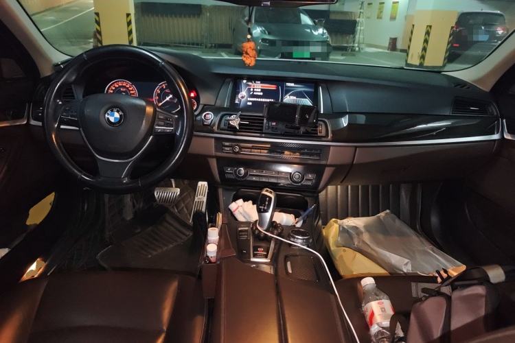 Used BMW 5 Series 2017 525Li Luxury Design Package Center Console