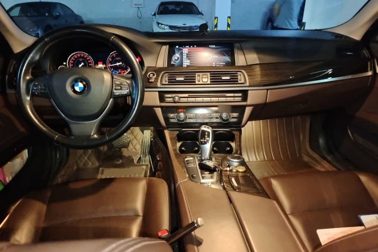 Used BMW 5 Series 2017 525Li Luxury Design Package Center Console