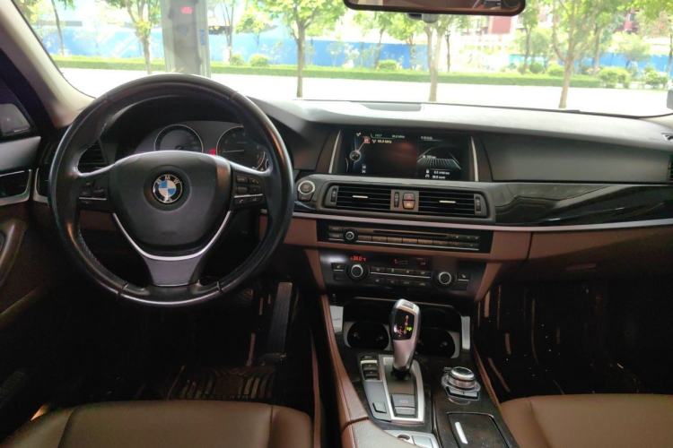 Used BMW 5 Series 2017 525Li Leading Model Center Console