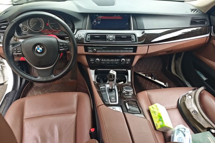 Used BMW 5 Series 2017 528Li Leading Model Center Console