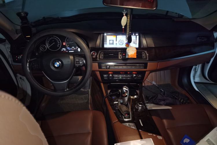 Used BMW 5 Series 2017 525Li Leading Model Center Console