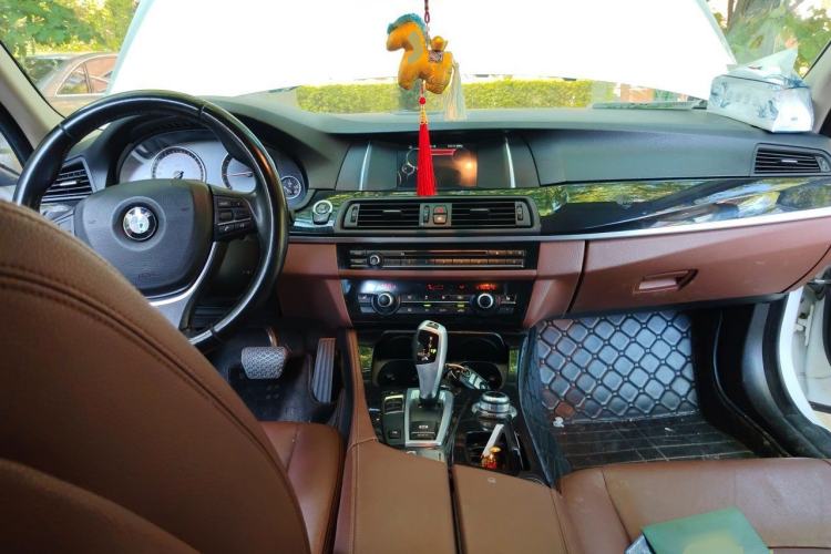 Used BMW 5 Series 2017 520Li Elegant Edition Center Console