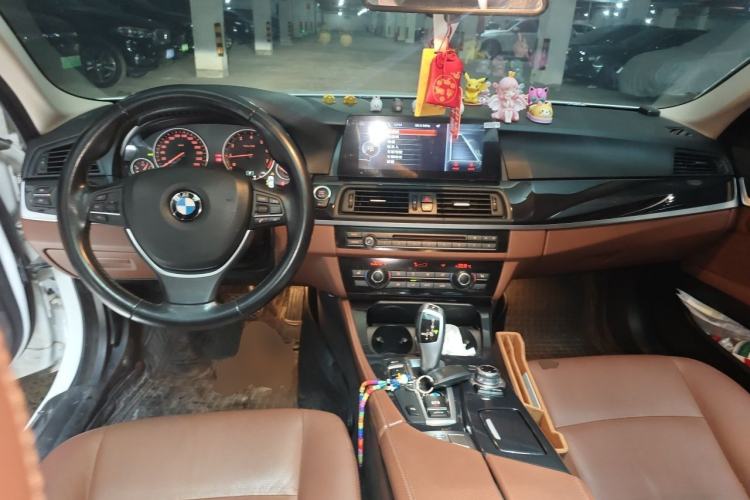 Used BMW 5 Series 2017 520Li Elegant Edition Center Console