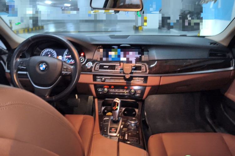 Used BMW 5 Series 2017 528Li Leading Model Center Console