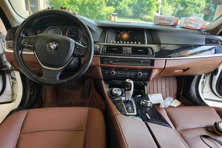 Used BMW 5 Series 2017 520Li Elegant Edition Center Console