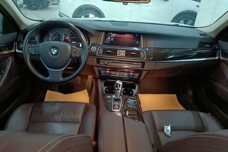 Used BMW 5 Series 2017 525Li Luxury Design Package Center Console