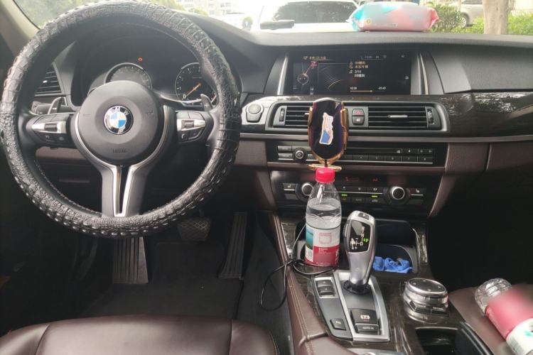 Used BMW 5 Series 2017 525Li Luxury Design Package Center Console