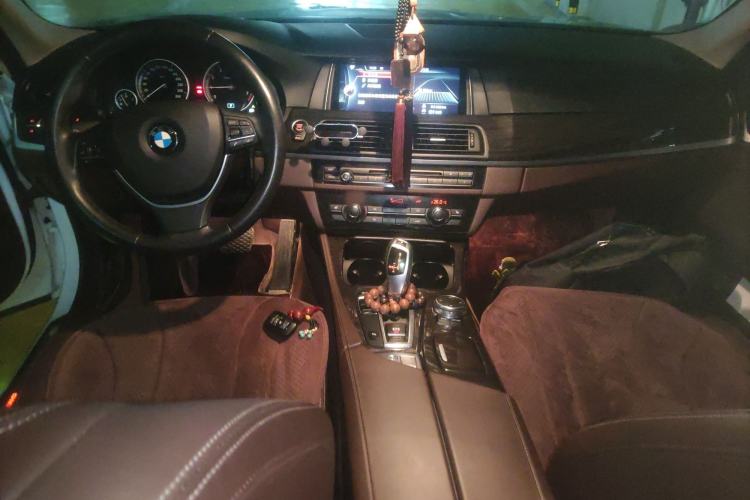 Used BMW 5 Series 2017 525Li Luxury Design Package Center Console