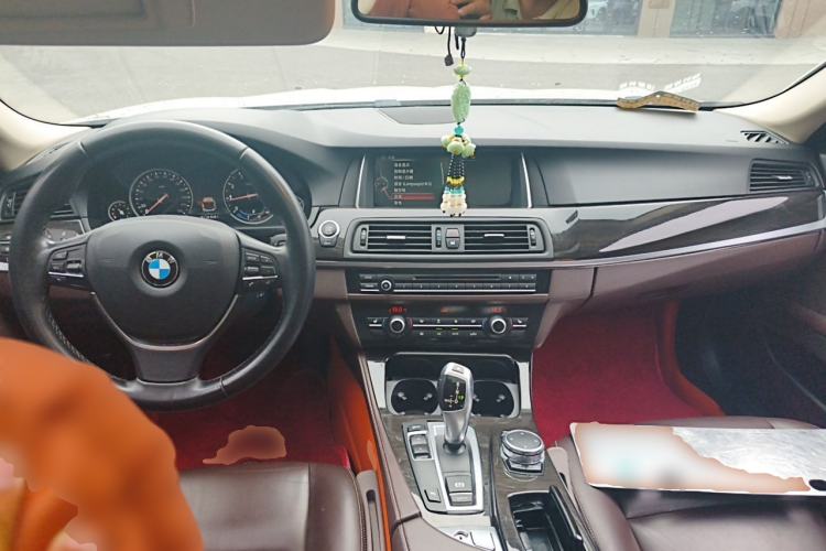 Used BMW 5 Series 2017 525Li Luxury Design Package Center Console