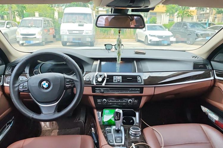 Used BMW 5 Series 2017 525Li Leading Model Center Console