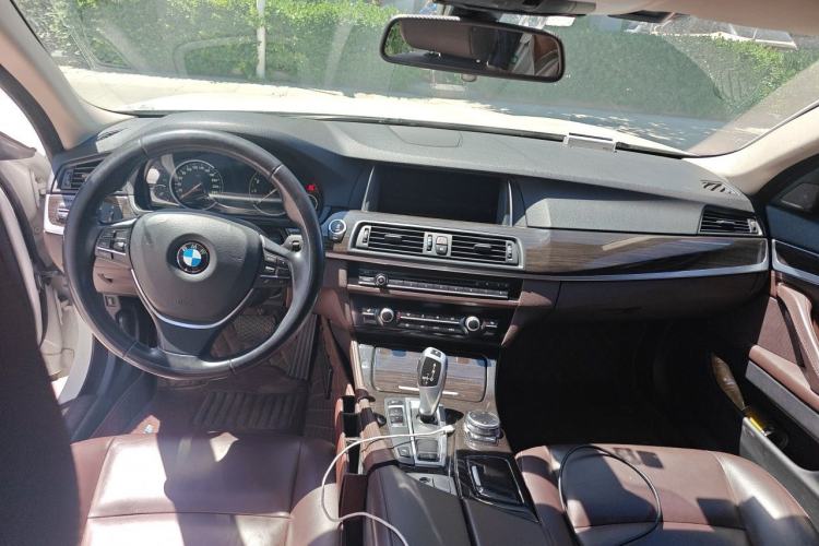 Used BMW 5 Series 2017 525Li Luxury Design Package Center Console