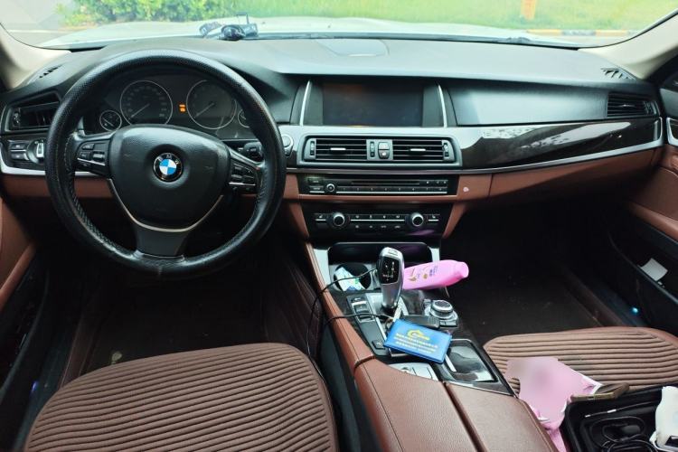 Used BMW 5 Series 2017 525Li Leading Model Center Console