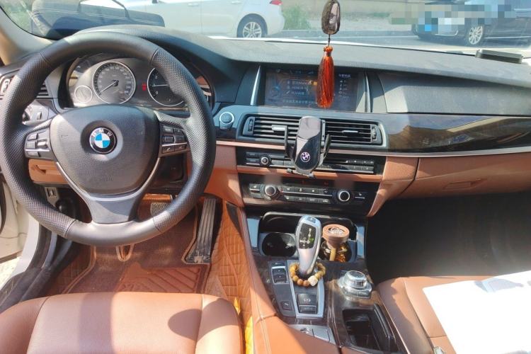 Used BMW 5 Series 2017 525Li Leading Model Center Console