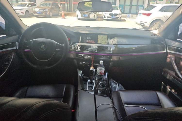 Used BMW 5 Series 2017 528Li Leading Model Center Console