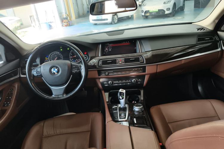 Used BMW 5 Series 2017 528Li Leading Model Center Console