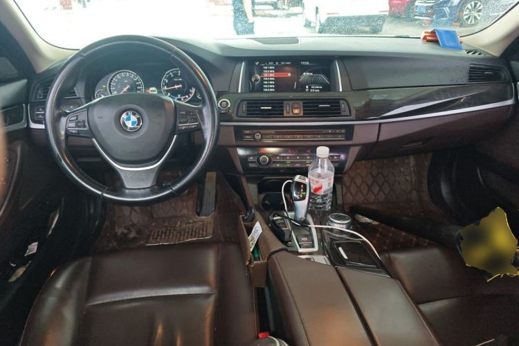 Used BMW 5 Series 2017 525Li Luxury Design Package Center Console