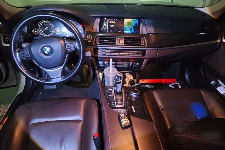 Used BMW 5 Series 2017 525Li Luxury Design Package Center Console
