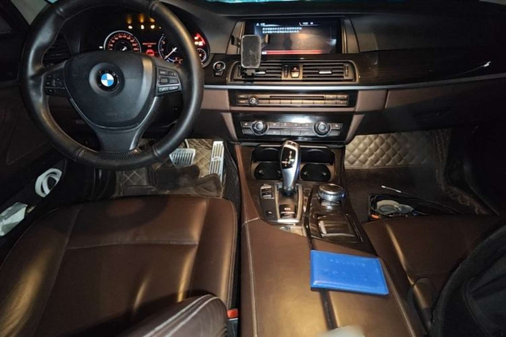 Used BMW 5 Series 2017 525Li Luxury Design Package Center Console