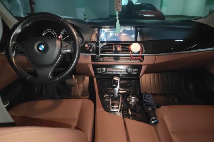 Used BMW 5 Series 2017 520Li Elegant Edition Center Console