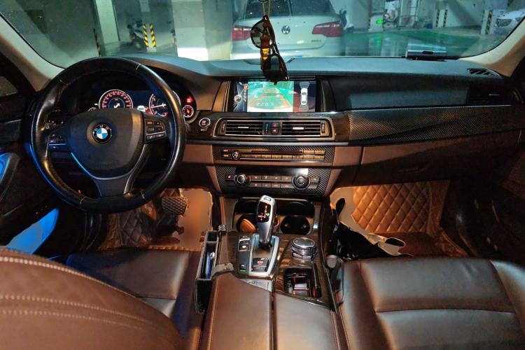 Used BMW 5 Series 2017 525Li Luxury Design Package Center Console