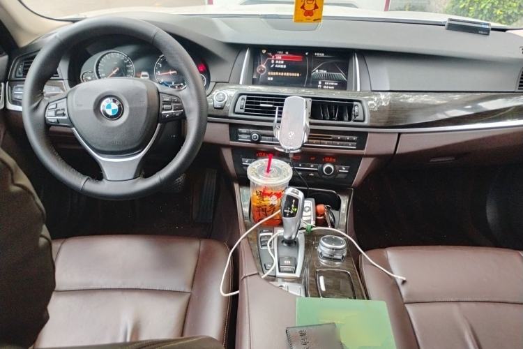 Used BMW 5 Series 2017 525Li Luxury Design Package Center Console