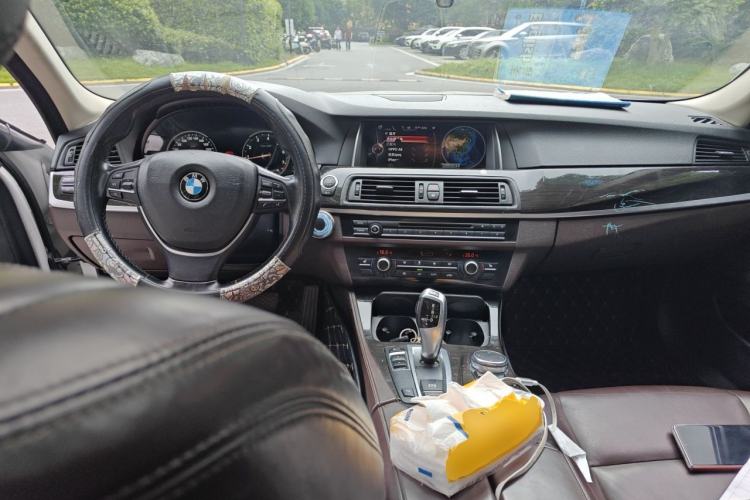 Used BMW 5 Series 2017 525Li Luxury Design Package Center Console