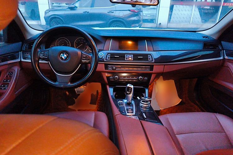 Used BMW 5 Series 2017 520Li Elegant Edition Center Console