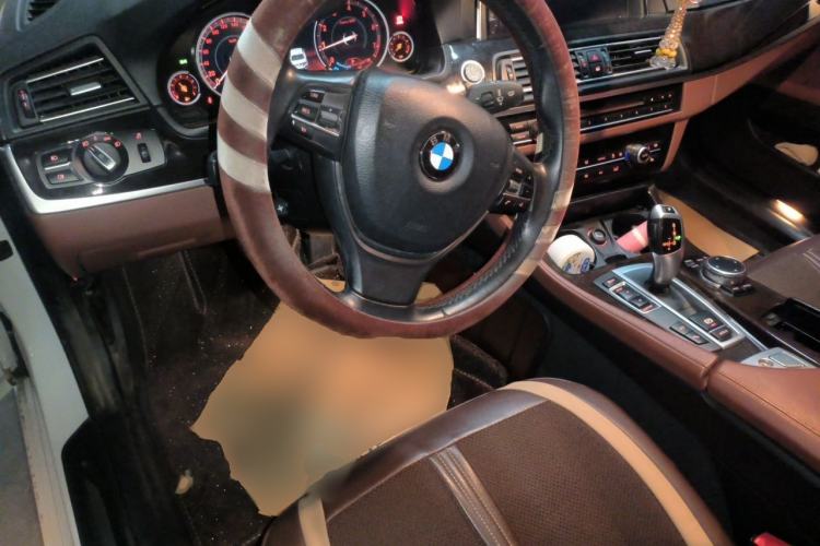 Used BMW 5 Series 2017 528Li Leading Model Center Console