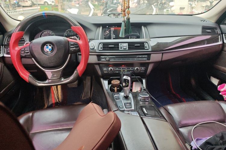 Used BMW 5 Series 2017 525Li Luxury Design Package Center Console