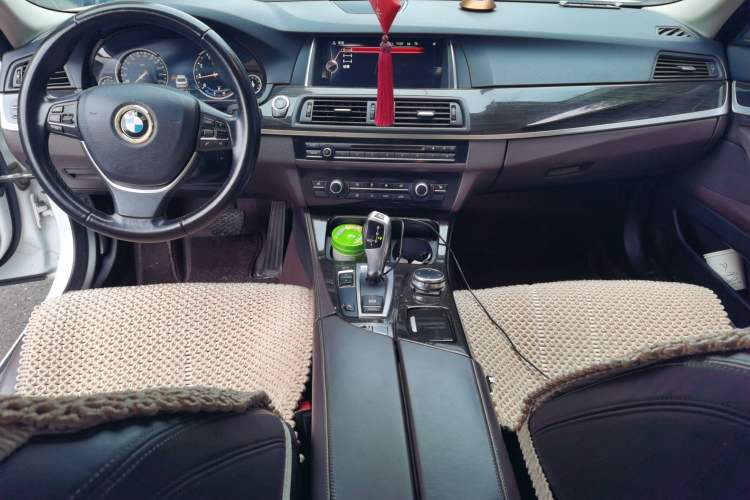 Used BMW 5 Series 2017 525Li Leading Model Center Console