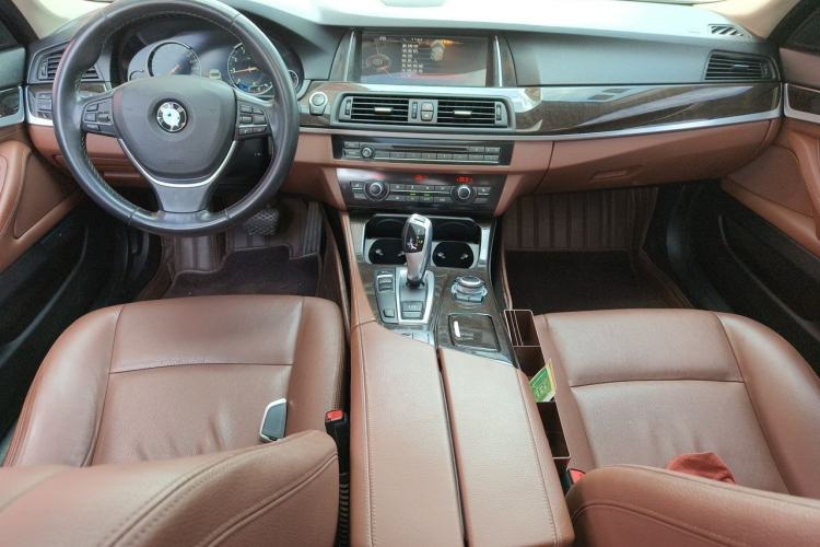 Used BMW 5 Series 2017 525Li Leading Model Center Console