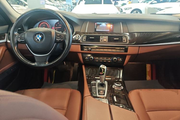 Used BMW 5 Series 2017 525Li Leading Model Center Console