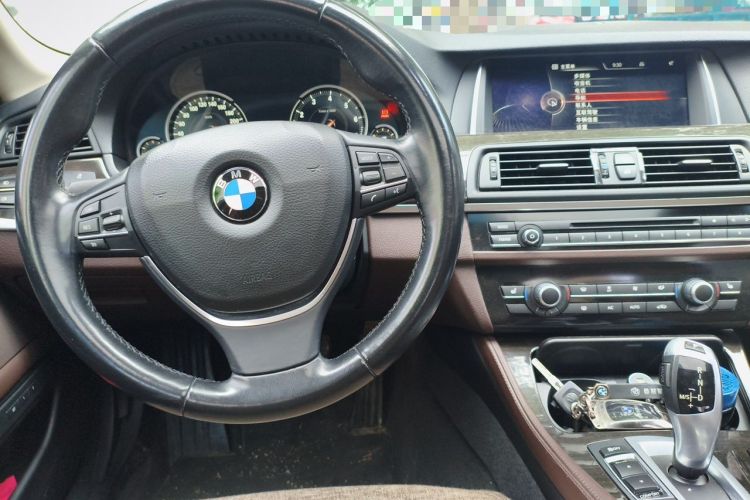 Used BMW 5 Series 2017 525Li Luxury Design Package Center Console