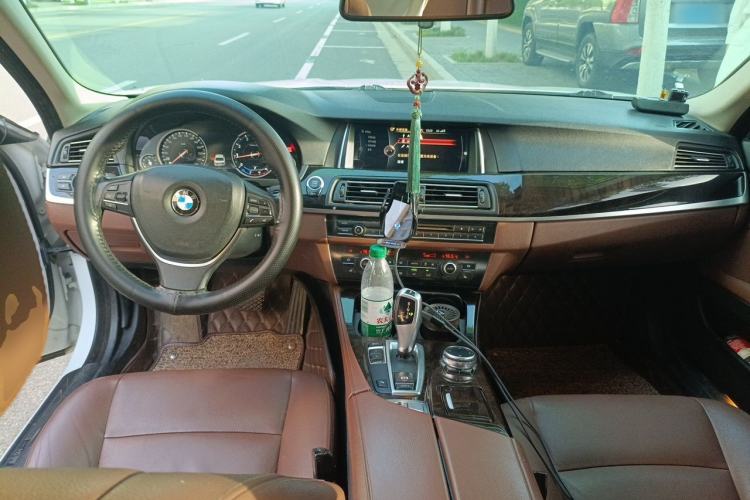 Used BMW 5 Series 2017 528Li Leading Model Center Console