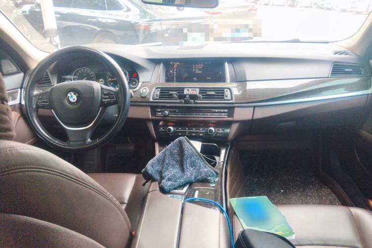 Used BMW 5 Series 2017 525Li Luxury Design Package Center Console