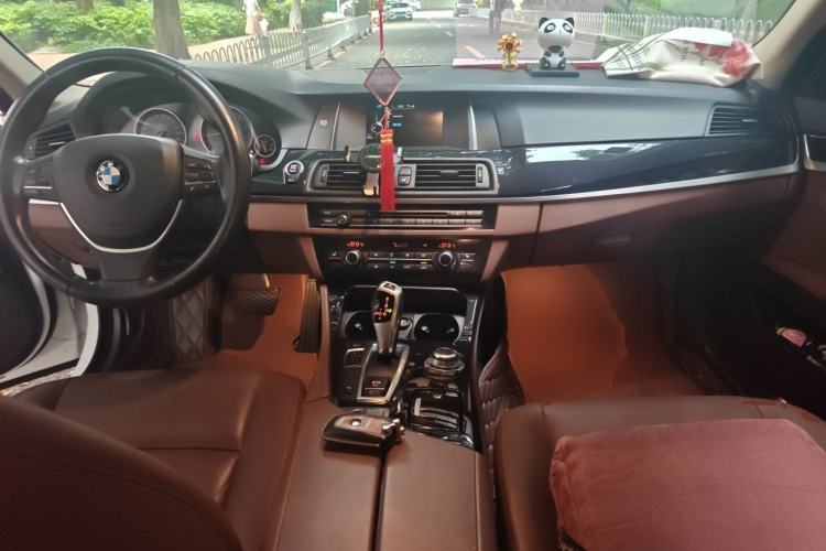 Used BMW 5 Series 2017 520Li Elegant Edition Center Console