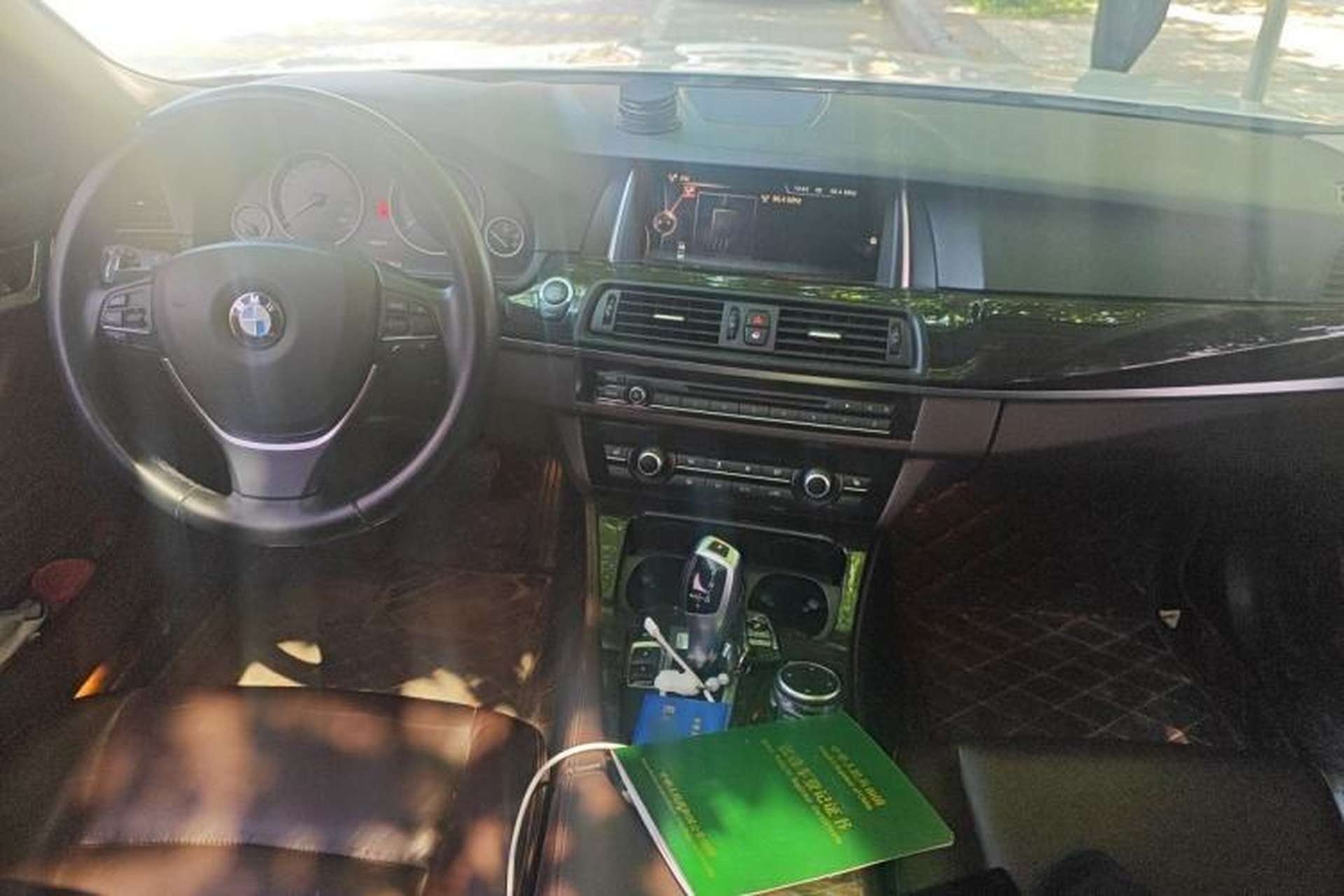Used BMW 5 Series 2017 525Li Luxury Design Package Center Console