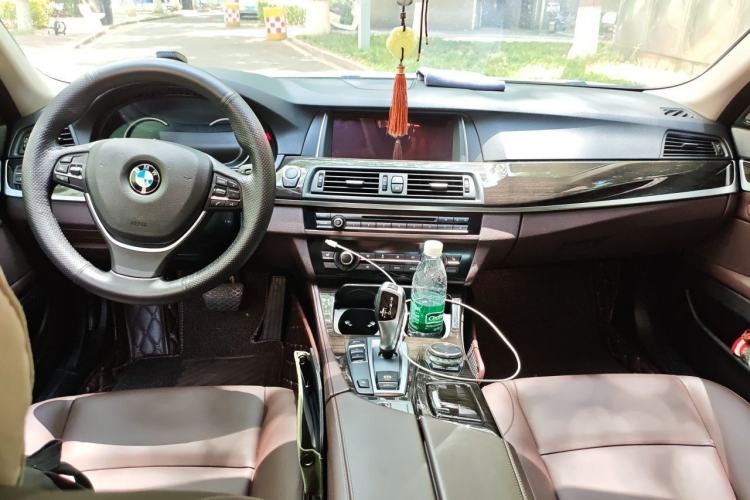 Used BMW 5 Series 2017 525Li Luxury Design Package Center Console