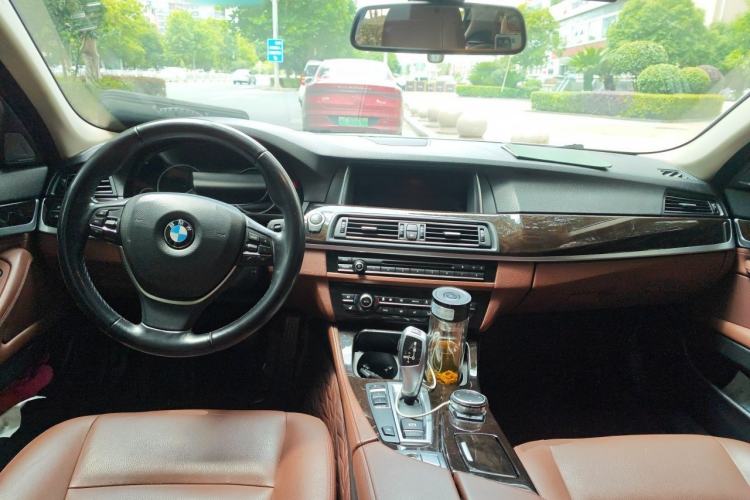 Used BMW 5 Series 2017 528Li Leading Model Center Console