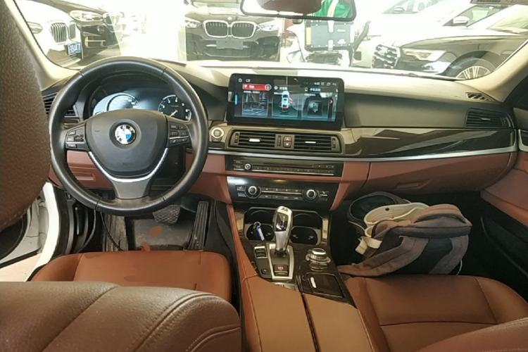 Used BMW 5 Series 2017 525Li Leading Model Center Console